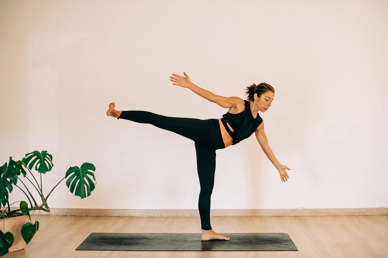 5D Flow Mastery: Expert Tips for Yoga Teachers to Elevate Their Classes